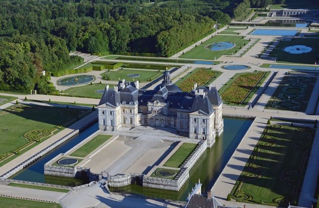 France's Vaux-le-Vicomte, an avant-garde château • FRANCE 24