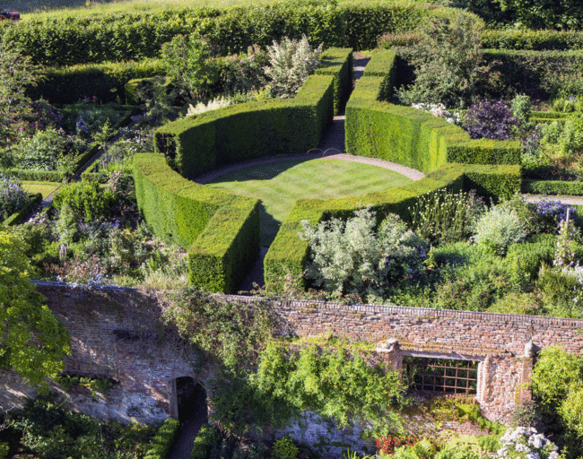 Reimagining Vita Sackville-West's Sissinghurst: A Garden Rediscovered